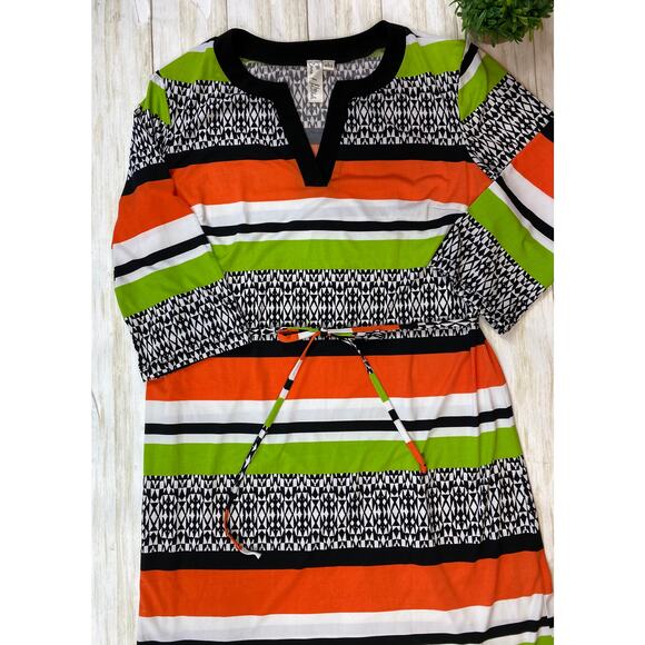 Emma & Michelle Striped Dress - Picture 3 of 16